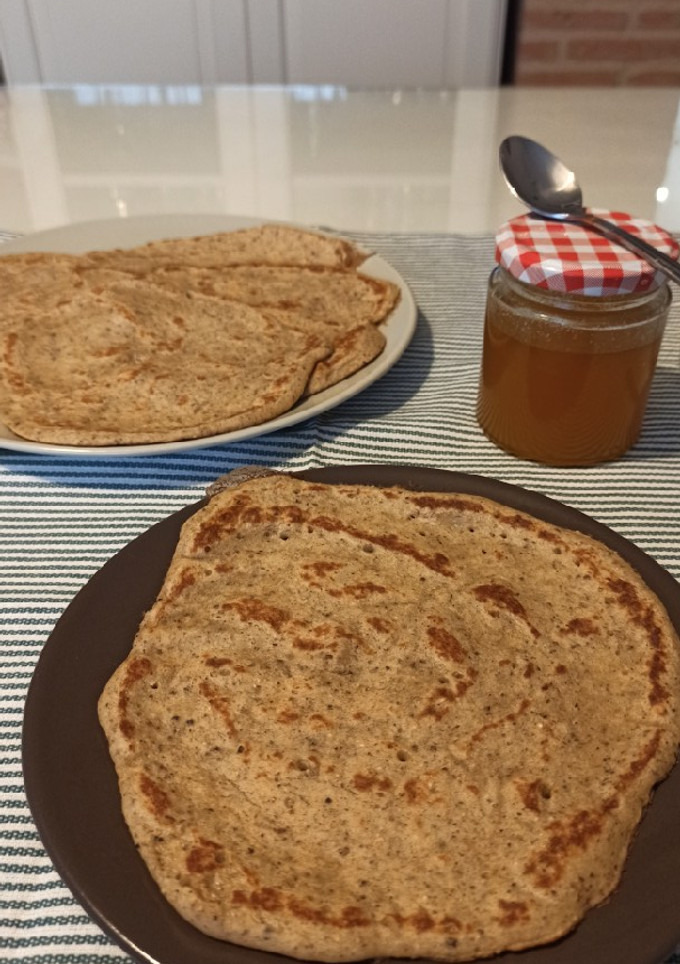 Una foto de Crepes veganos de avena y plátano