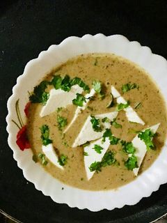 व्हाइट ग्रेवी शाही पनीर (White gravy shahi paneer recipe in Hindi) रेसिपी मुख्य फोटो