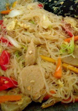 Foto resep Bihun Jagung Goreng with Baso dan Sayur