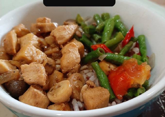 Resep Rice bowl ayam+tahu+jamur bumbu bakmoy tanpa kuah yang Sempurna