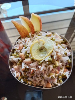 કોકનટ પીનટ શલાડ(coconut peanut salad recipe in gujarati) રેસીપી મુખ્ય ફોટો