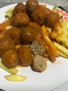 Una foto de Albóndigas con salsa de tomate