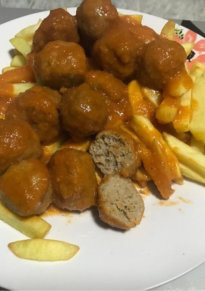 Una foto de Albóndigas con salsa de tomate