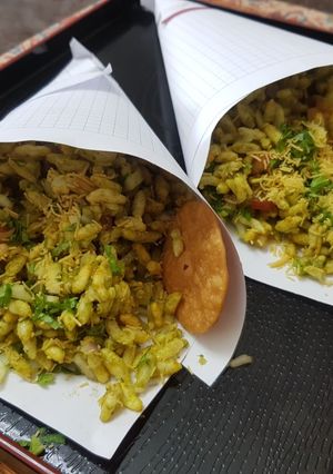 A picture of Mumbai bhelpuri.