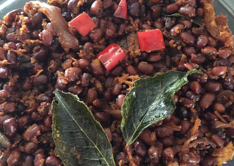 How to Make at dinner Van Payar Thoran (Brown Peas)