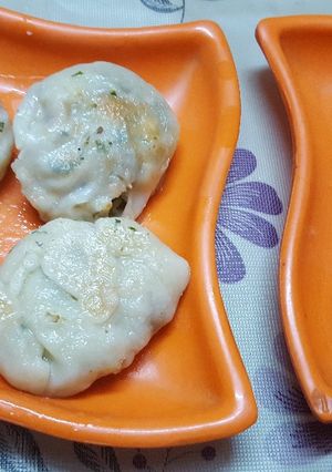 A picture of Chicken momo.