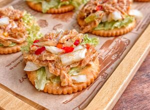 Gambar Loaded Tuna Crackers