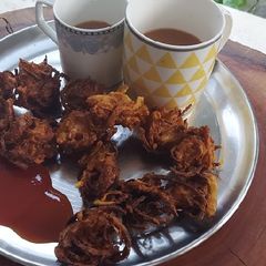 Kanda Bhaji (Onion Fritters) A picture of Kanda Bhaji (Onion Fritters).