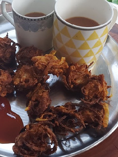 A picture of Kanda Bhaji (Onion Fritters).