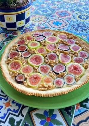 Foto di Crostata fichi, noci e crema pasticciera