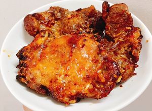 Hình của món Sườn cốt lết nướng mật ong.