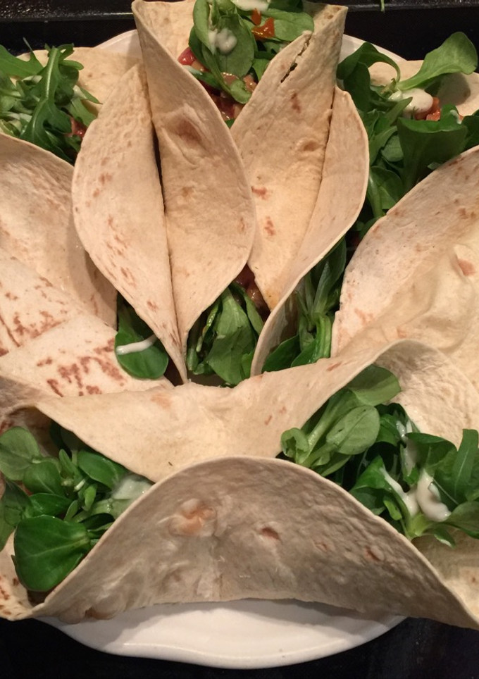 Una foto de Fajitas de jamón, queso y champis