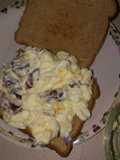 Sándwich huevo y tocineta