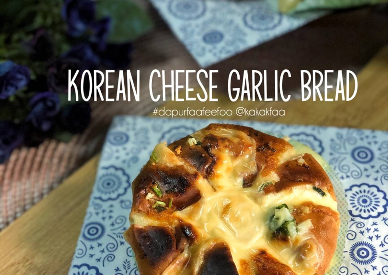 Korean cheese bread with garlic