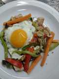 Pollo salteado con verduras