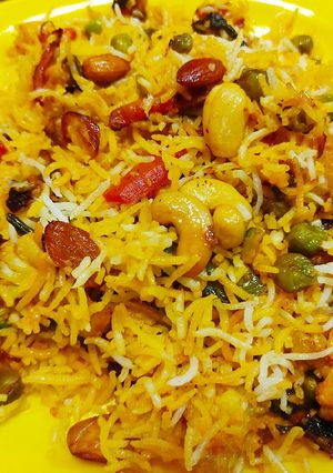 A picture of Navrattan Pulao.