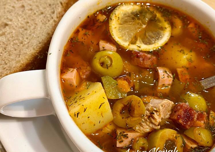 Солянка сборная мясная