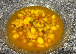 Guiso de Garbanzos con Choco y Langostinos