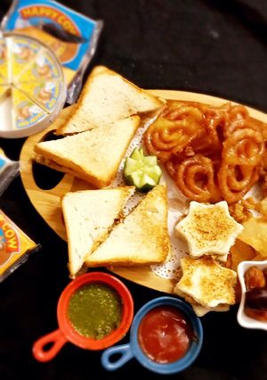 A picture of Potato cheese sandwich.
