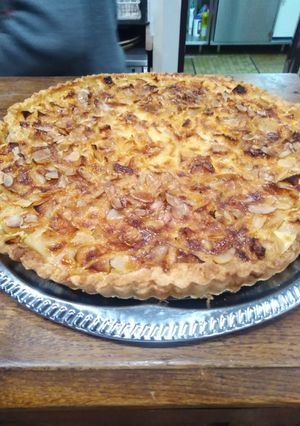Une photo de Tarte normande aux pommes, poires et amandes