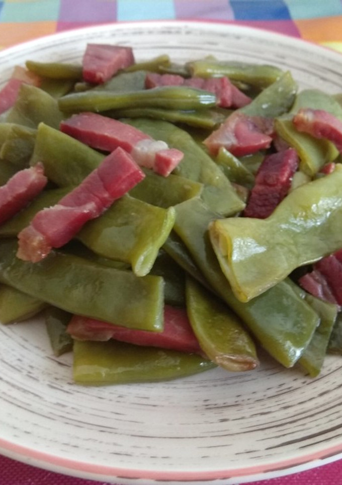 Una foto de Judías salteadas con jamón serrano