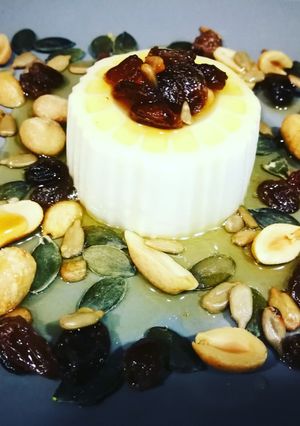 Foto principal de Queso fresco con frutos secos y miel de romero