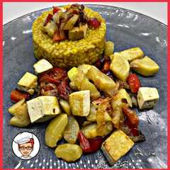 Una foto de Salteado vegano de verduras y tofu