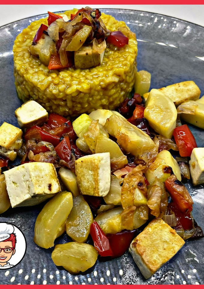 Una foto de Salteado vegano de verduras y tofu