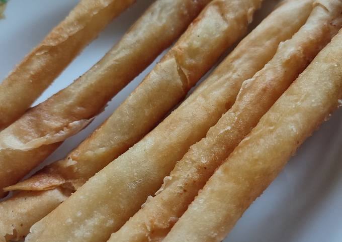 Resep Keju Aroma / Cheese Roll kulit Lumpia oleh Monita Sari - Cookpad