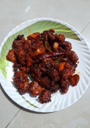 A picture of Chicken 65.