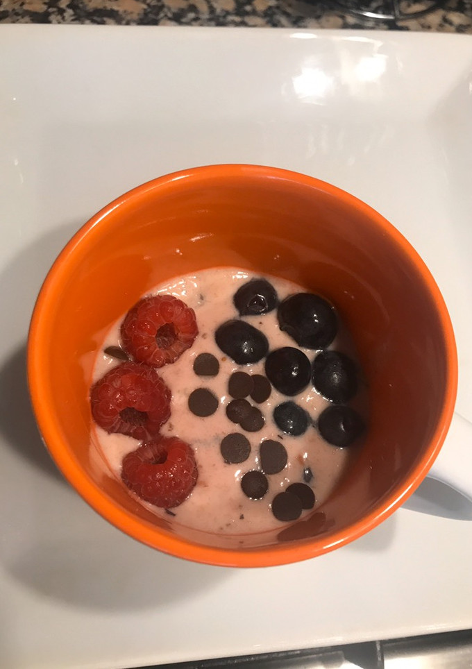 Una foto de Smoothie de frutos del bosque y plátano 🥤🍓🤩🤤