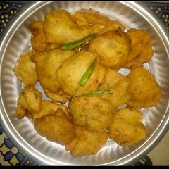 A picture of Aloo Bada.
