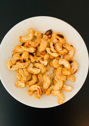 A picture of Masala Cashew nuts.