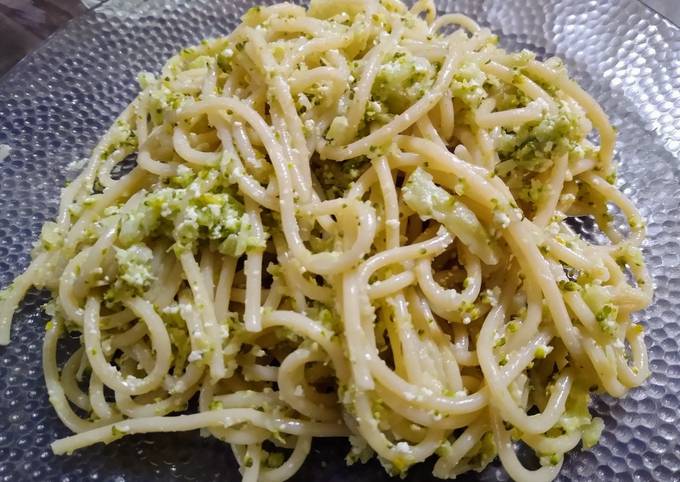 Fideos con brócoli súper fáciles y rápidos Receta de Nerina Gauna- Cookpad