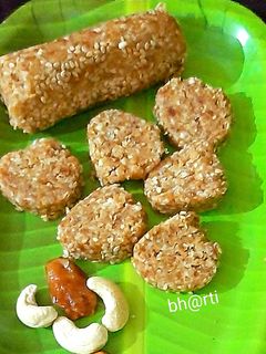 खजूर ड्राई फ्रूट्स रोल (Khajoor dry fruits roll recipe in Hindi) रेसिपी मुख्य फोटो