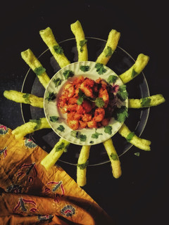 લસણીયા બટાકા ભૂંગળા (Lasaniya Bataka Bhungra Recipe In Gujarati) રેસીપી મુખ્ય ફોટો
