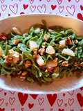 Fettuccine di semola rimacinata a gli spinaci, pere, gorgonzola e noci