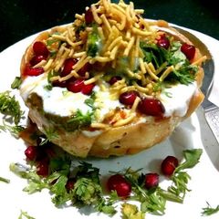 A picture of Katoori chaat.
