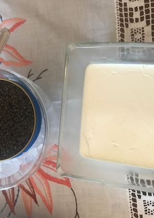 Una foto de Crème fraîche con caviar