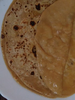 પડવાળી રોટલી (padvali rotli recipe in Gujarati) રેસીપી મુખ્ય ફોટો