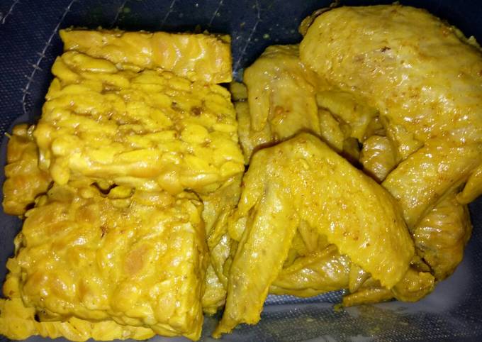 Ayam & Tempe Goreng Ungkep Bumbu Kuning ala Anak Kos