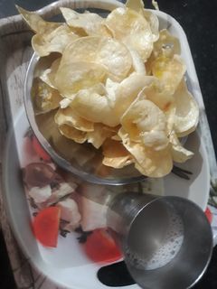 होममेड चिप्स (Homemade chips recipe in hindi) रेसिपी मुख्य फोटो