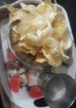 होममेड चिप्स (Homemade chips recipe in hindi) रेसिपी मुख्य फोटो