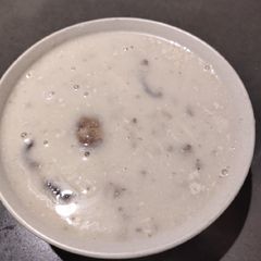 A picture of Mushroom Soup.