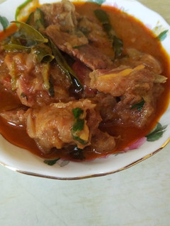 சின்ன வெங்காயம் மட்டன் கிரேவி(mutton gravy recipe in tamil) செய்முறை முக்கிய புகைப்படம்