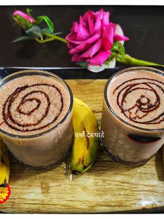 बनाना,चॉकलेट पीनट बटर स्मूदी.(Banana Chocolate Peanut Butter Smoothie Recipe In Marathi) रेसिपी चे मुख्य फोटो 
