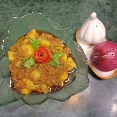 A picture of Aalo Qeema.