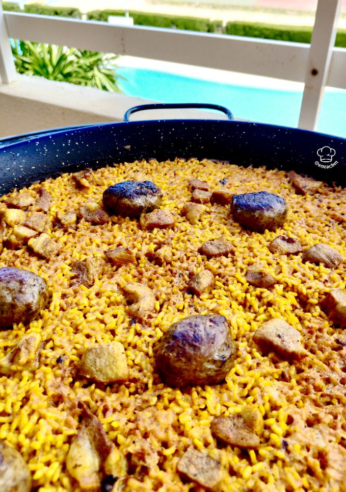 Una foto de Arroz con secreto y figatells