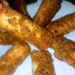 A picture of Cheesy bread sticks.