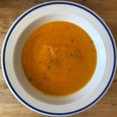 A picture of Carrot & orange sunshine soup.
